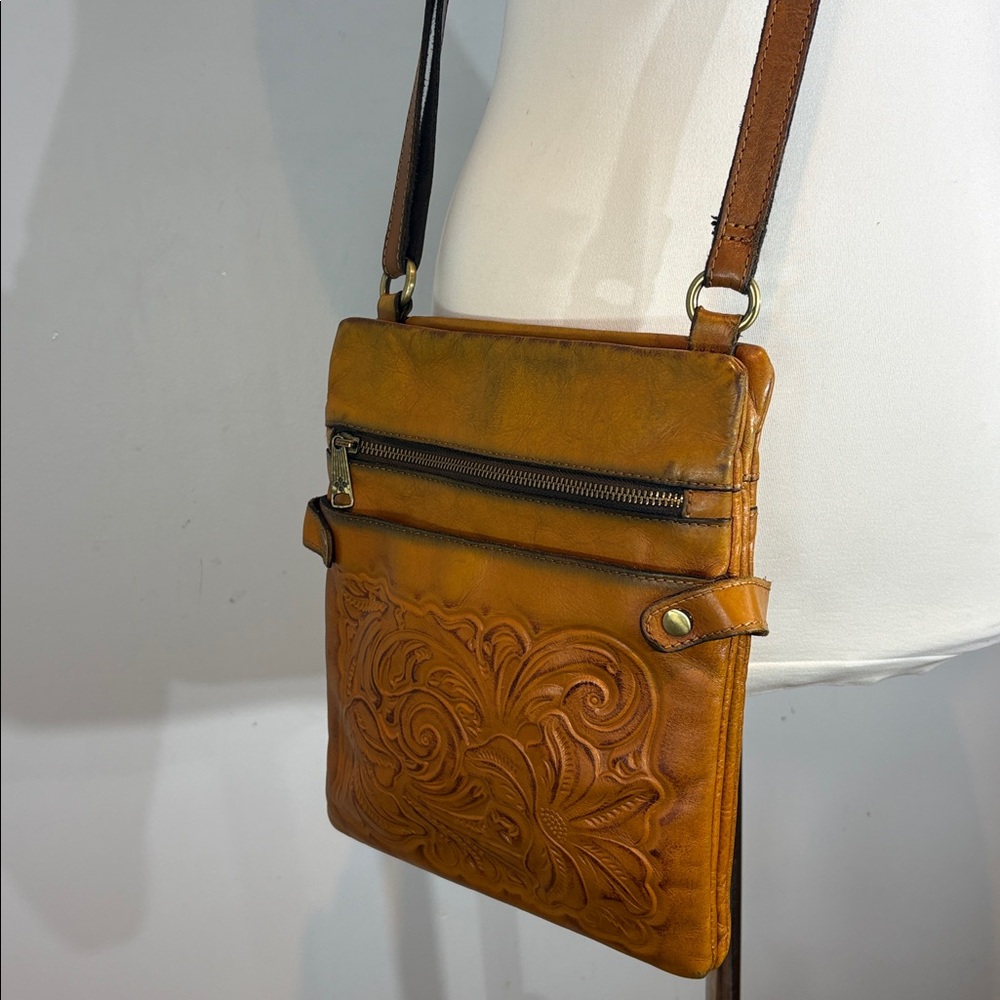 PATRICIA NASH Prizzi Tooled Leather Crossbody Bag - Picture 12 of 16